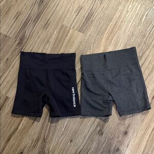 New Balance women’s black and grey Shorts set small